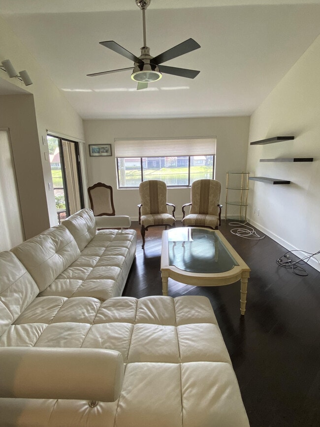 Building Photo - 5621 Coach House Cir