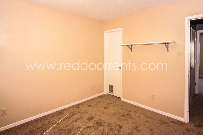 Building Photo - Franklin Township, 3 Bed, 2.5 Bath, Two St...