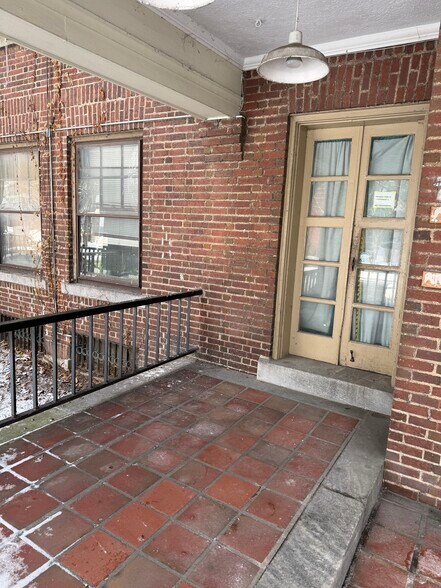 Building Photo - 719 Park Ave