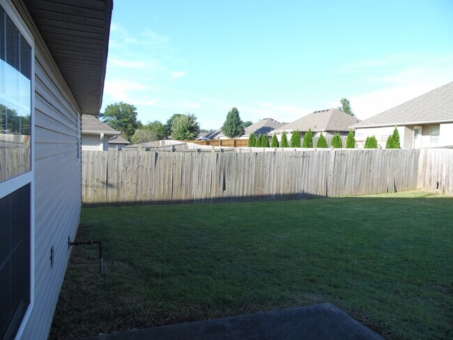 Building Photo - Great house in Bentonville