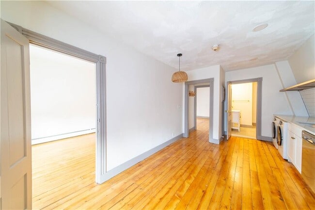 Building Photo - 309 Main St