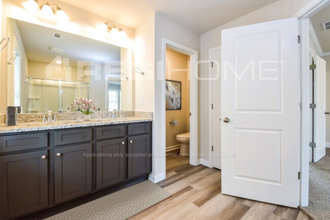 Building Photo - 40 Tilbury Pointe