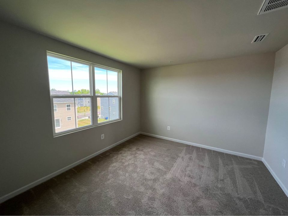 Building Photo - 115 Butterfield Ave