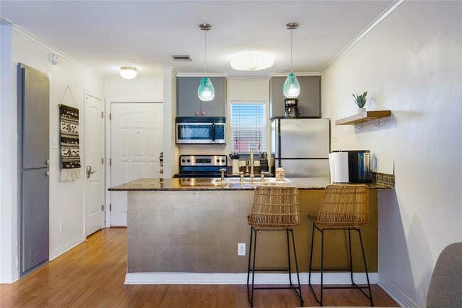 Building Photo - 1422 Collier St