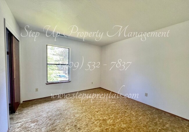 Building Photo - Cozy All Electric, 3 Bed 2 Bath Home in Phoenix Lake Estates!