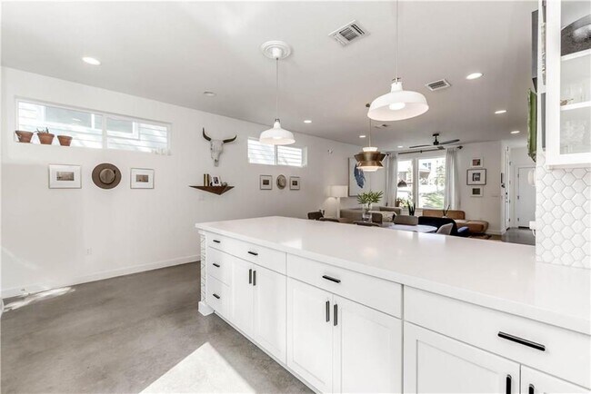 Building Photo - 3207 Aldwyche Dr