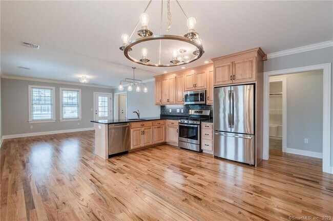 Building Photo - 192 Montauk Ave