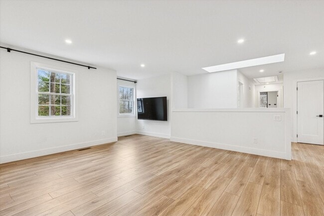 Building Photo - Stunning Renovated 5-Bedroom Exton Home – 6-Month Lease, Gourmet Kitchen & Walkout Basement