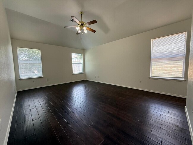 Building Photo - 9104 Bedford Ln