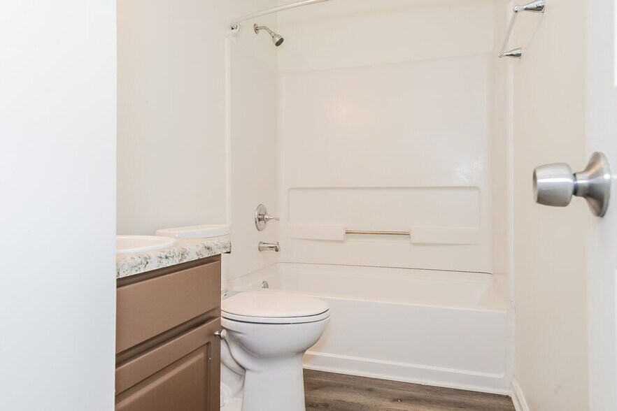 Building Photo - 824 Summit Park Trail