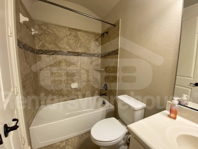 Building Photo - 14282 Carly Ln