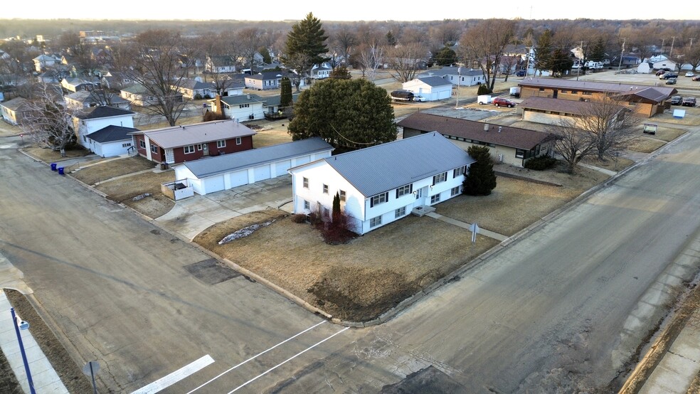 Building Photo - 214 8th Ave SE