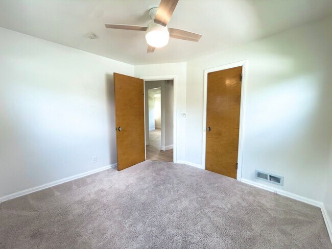 Building Photo - 4525 Ellman Ave
