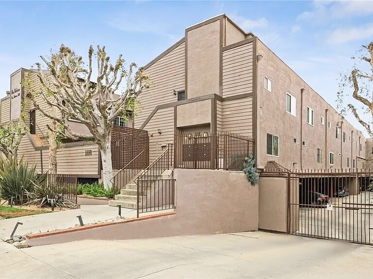 Building Photo - 1116 E Palmer Ave