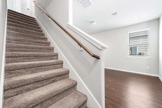 Building Photo - 5130 Wolgan Lake Ct