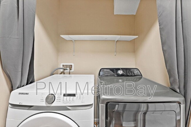 Building Photo - 7616 La Mesita Ct
