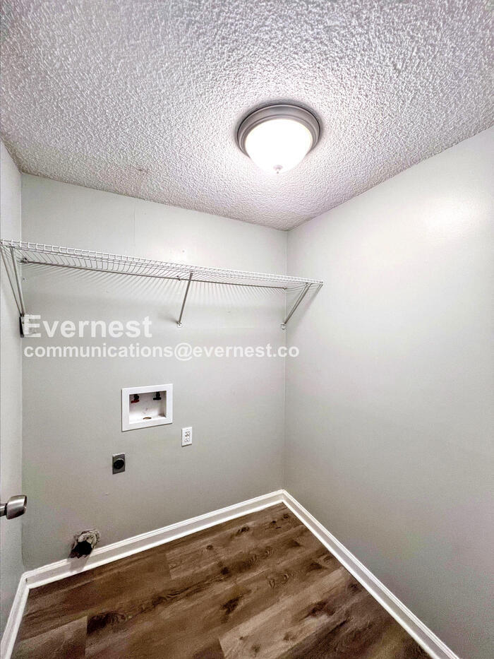 Building Photo - 4304 Ash Creek Cove