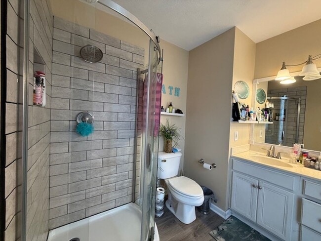 Building Photo - Comfort, Convenience, and Great Location!!