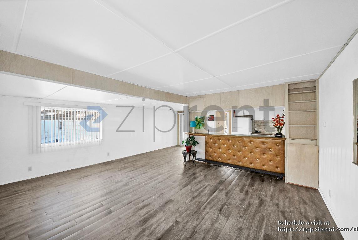 Building Photo - 69510 Parkside Dr