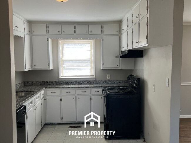 Building Photo - Spacious 4BR Decatur Home Near Huntsville w/ Vaulted Ceilings, 2-Car Garage & Fenced Yard