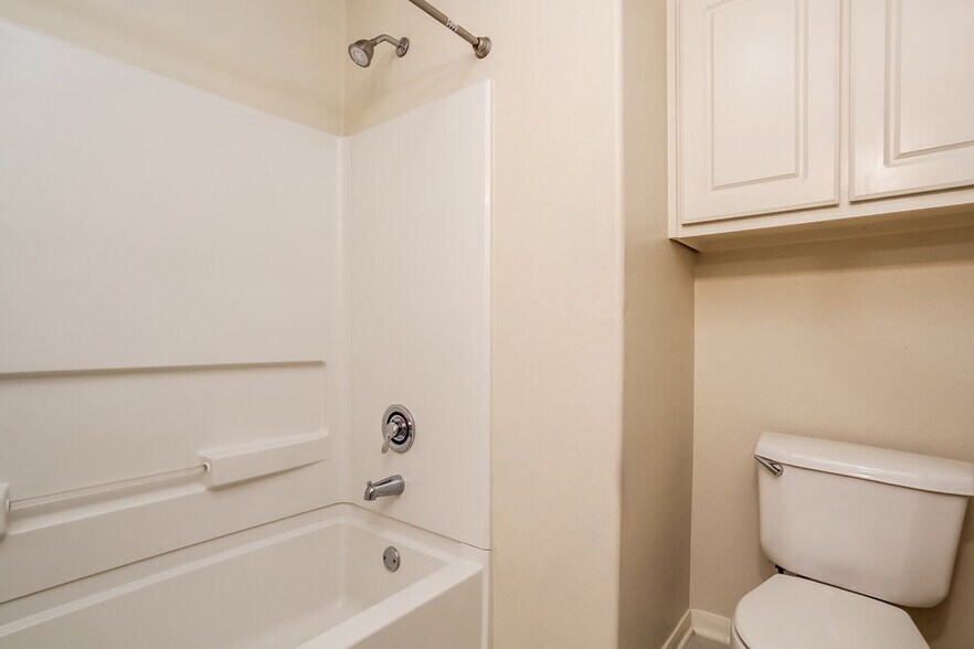 Building Photo - 7123 Northchase Ln