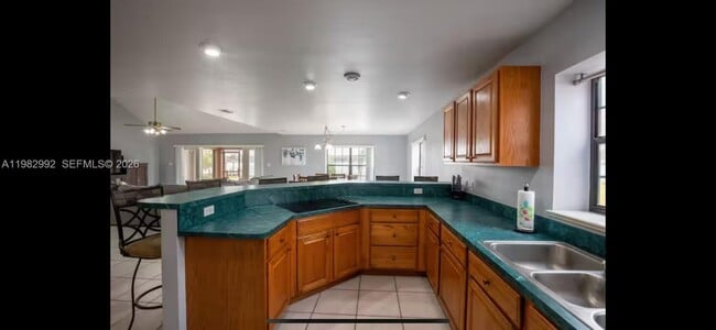 Building Photo - 3116 Tanglewylde Ave