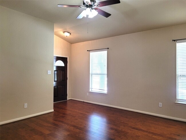 Building Photo - 6042 Starbrook Creek Dr