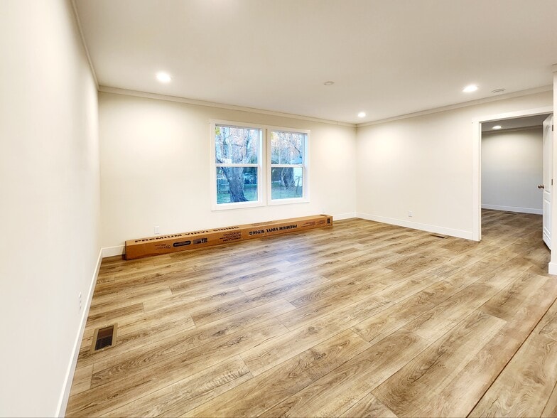 Building Photo - 425 Cobb St