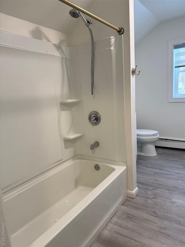 Building Photo - 136 Mountain Rd