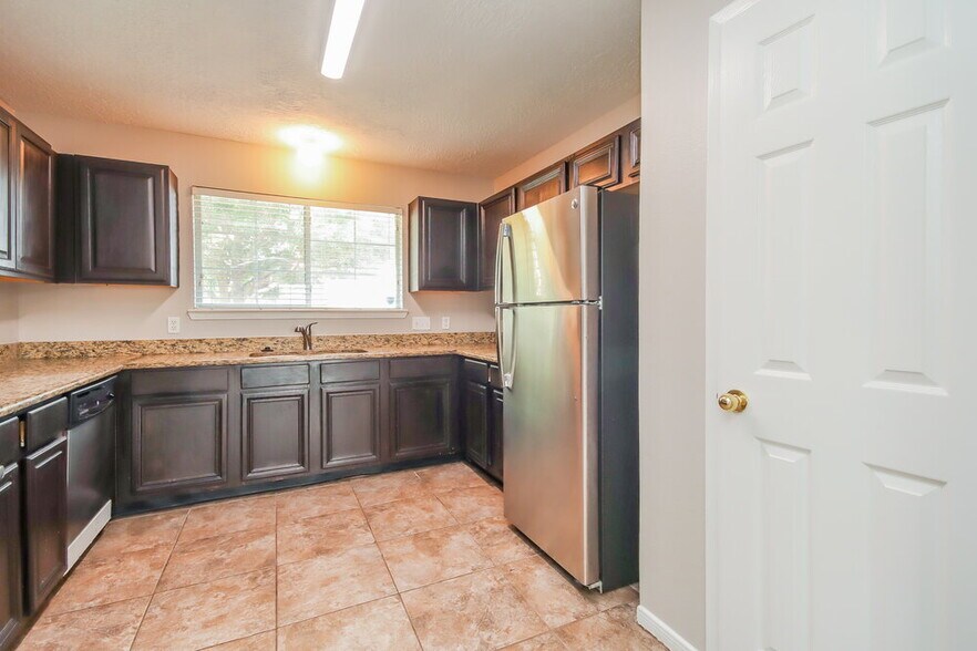 Building Photo - 21506 Lovis Way