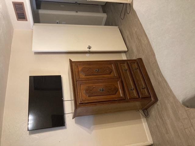 Building Photo - 2011 N Van Ness Ave