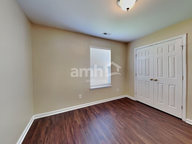 Building Photo - 224 N Fuquay Springs Ave