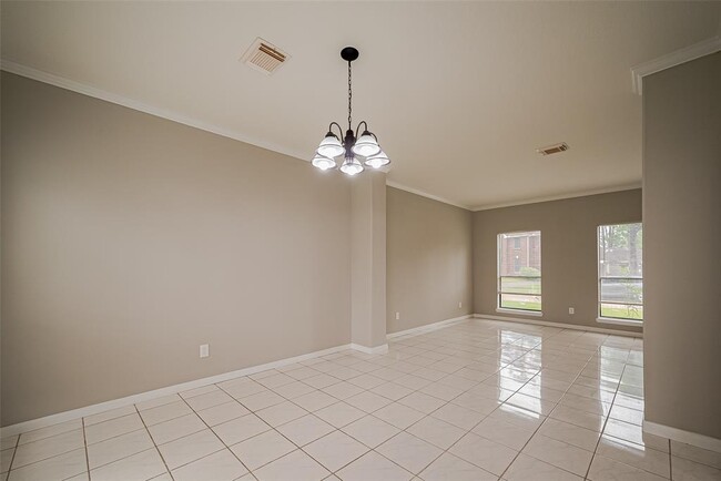 Building Photo - 215 Wood Cir Ln
