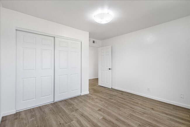 Building Photo - 34842 Starling Dr