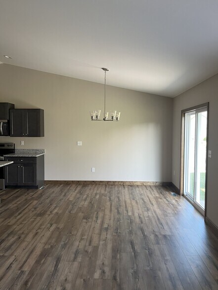 Building Photo - 5940 Arrow Ridge Rd
