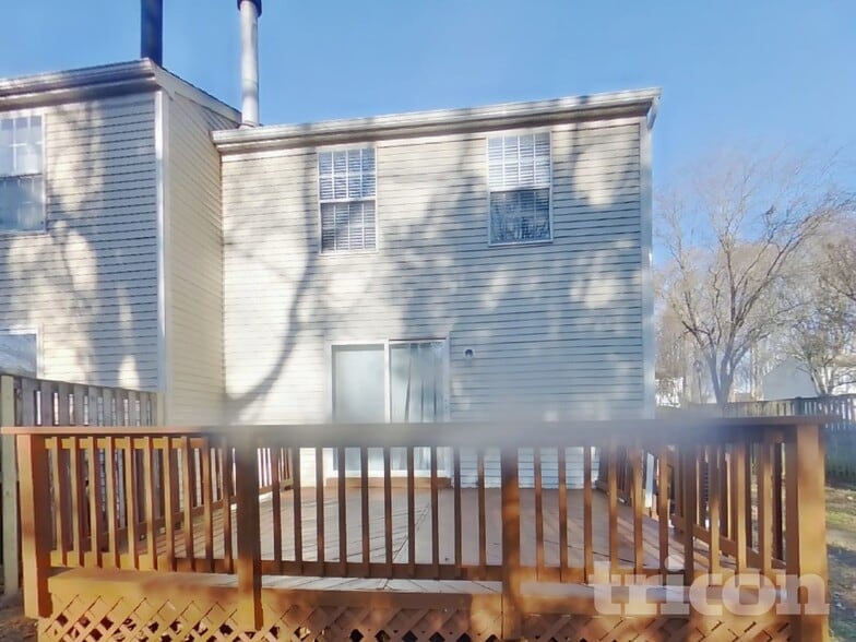 Building Photo - 2551 Log Mill Ct