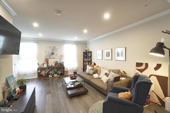 Building Photo - 202 Bamboo Dr