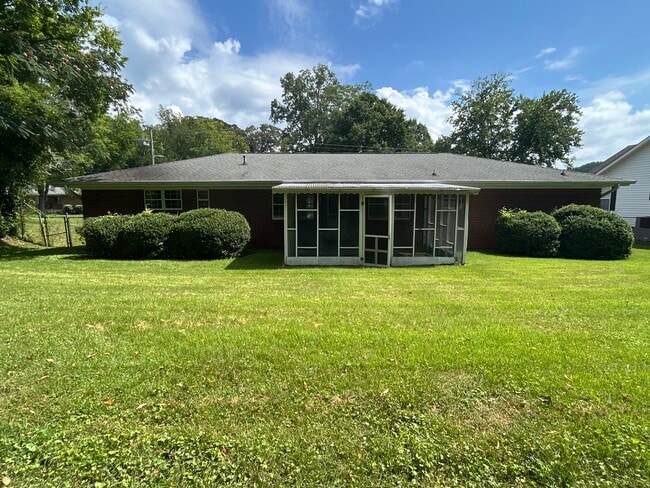 Building Photo - 112 Crisman St