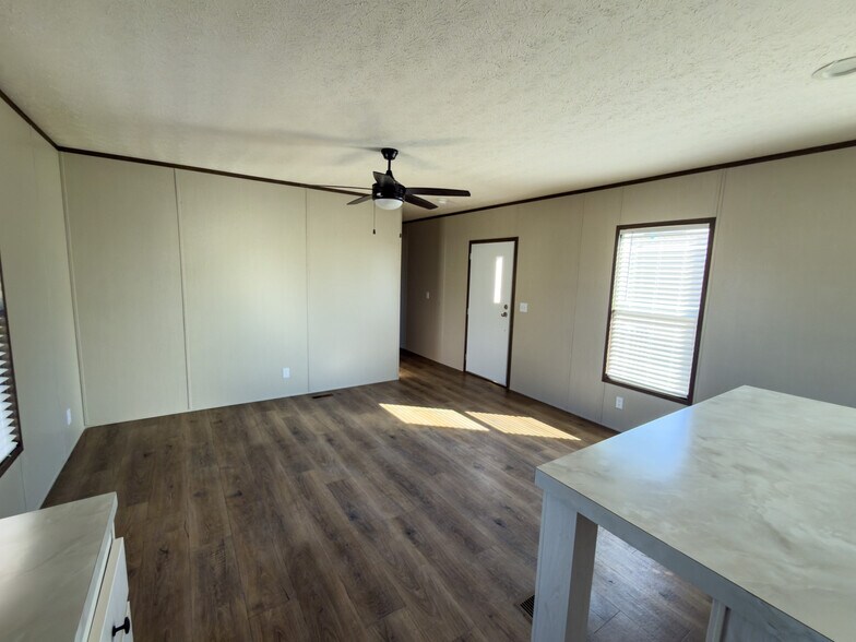 Building Photo - 133 Ponderosa Way