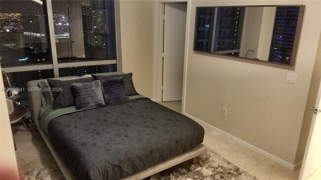 Building Photo - 1060 Brickell Ave