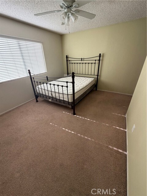 Building Photo - 1335 N Elderberry Ave