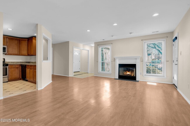 Building Photo - 435 Hancock Pl