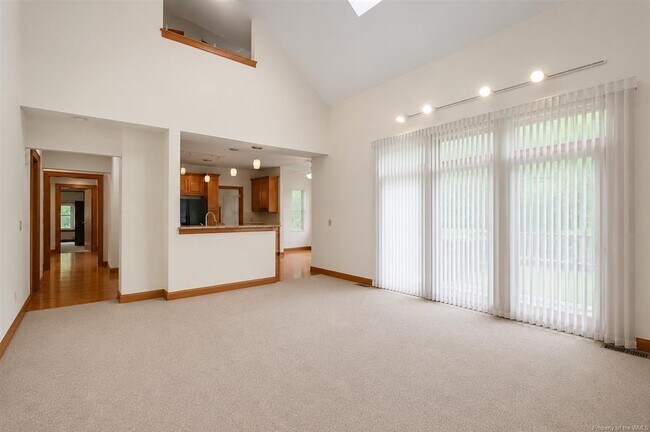 Building Photo - 3691 Bridgewater Dr