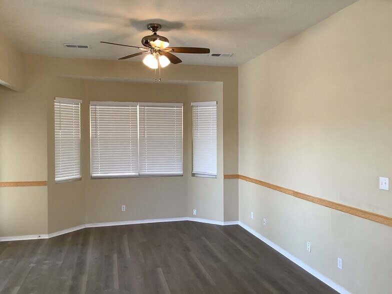 Building Photo - 6676 Augusta Hills Dr NE