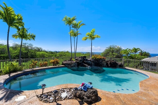 Building Photo - Stunning Ocean View Home in Malulani Gardens