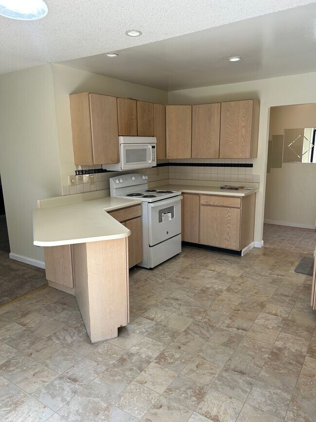 Building Photo - Come See Today