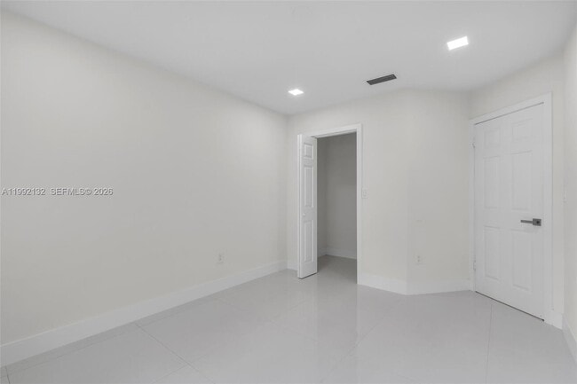 Building Photo - 803 NW 133rd Ct