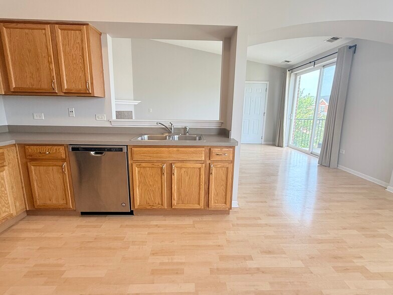 Building Photo - 16631 Liberty Cir