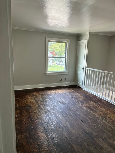 Building Photo - 105 N Hatton Ave