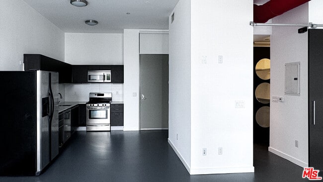 Building Photo - 1912 Broadway